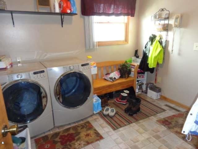 33260 Rohlfs Lane Niles, MI 49120 - Photo 18 of 36 close view of laundry room