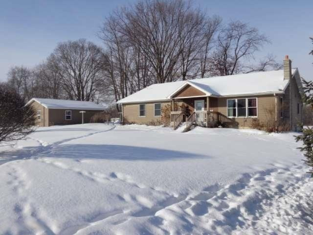 33260 Rohlfs Lane Niles, MI 49120 - Photo 4 of 36 close view of house & garage