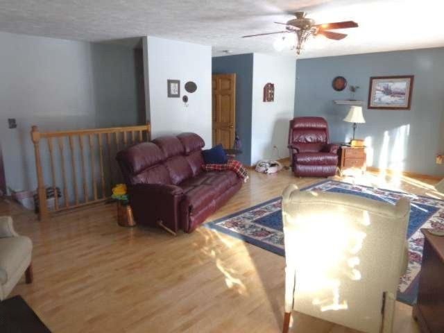33260 Rohlfs Lane Niles, MI 49120 - Photo 7 of 36 other end of living room