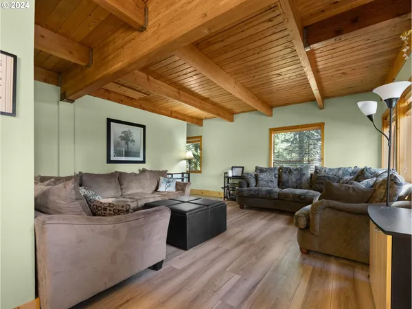 $1,050,000 | 88940 East Round Mountain Loop Road, Government Camp, OR 97028