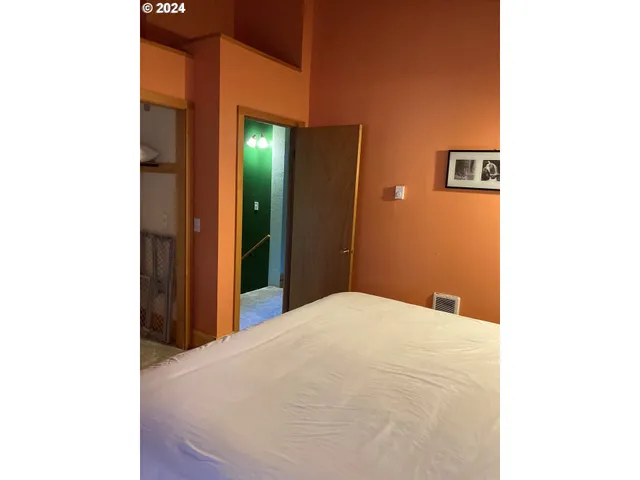 $1,050,000 | 88940 East Round Mountain Loop Road, Government Camp, OR 97028