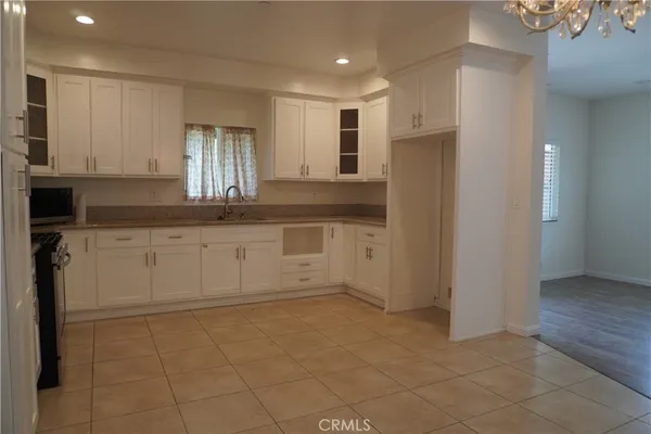 $3,950 | 5611 Lemon Avenue, Long Beach, CA 90805