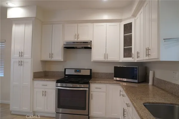 $3,950 | 5611 Lemon Avenue, Long Beach, CA 90805