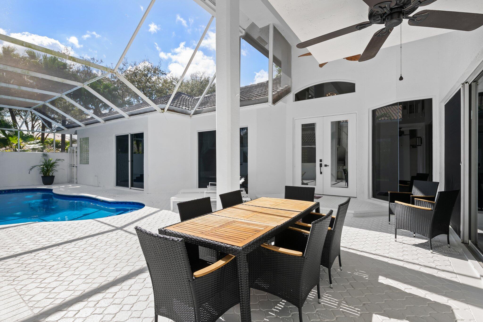 10811 Santa Rosa Drive Boca Raton, FL 33498 - Photo 30 of 43 Pool / Patio