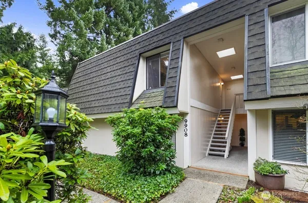 $2,850 | 9908 Northeast 124th Street, Unit 906, Kirkland, WA 98034
