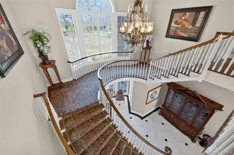 $5,700,000 | 195 Feeks Lane, Locust Valley, NY 11560