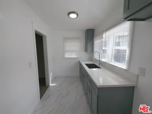 $2,195 | 4215 South Budlong Avenue, Los Angeles, CA 90037