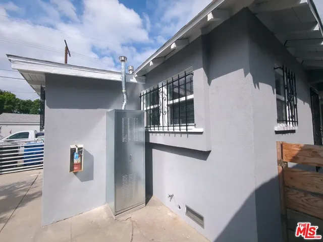 $2,195 | 4215 South Budlong Avenue, Los Angeles, CA 90037