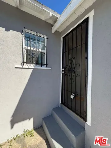 $2,195 | 4215 South Budlong Avenue, Los Angeles, CA 90037
