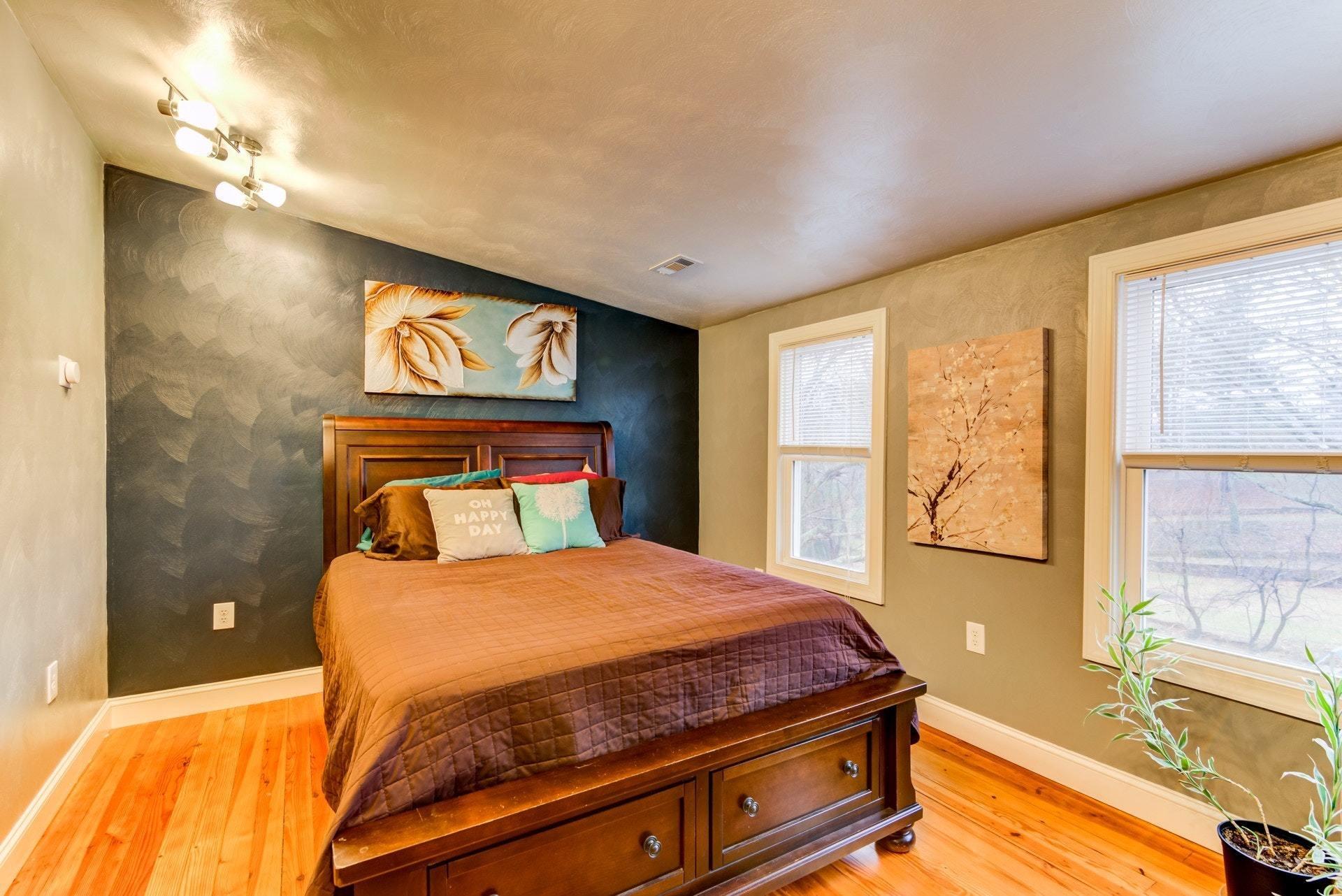 232 Bonavista Road Salem, VA 24153 - Photo 13 of 31 Upper level Master Suite