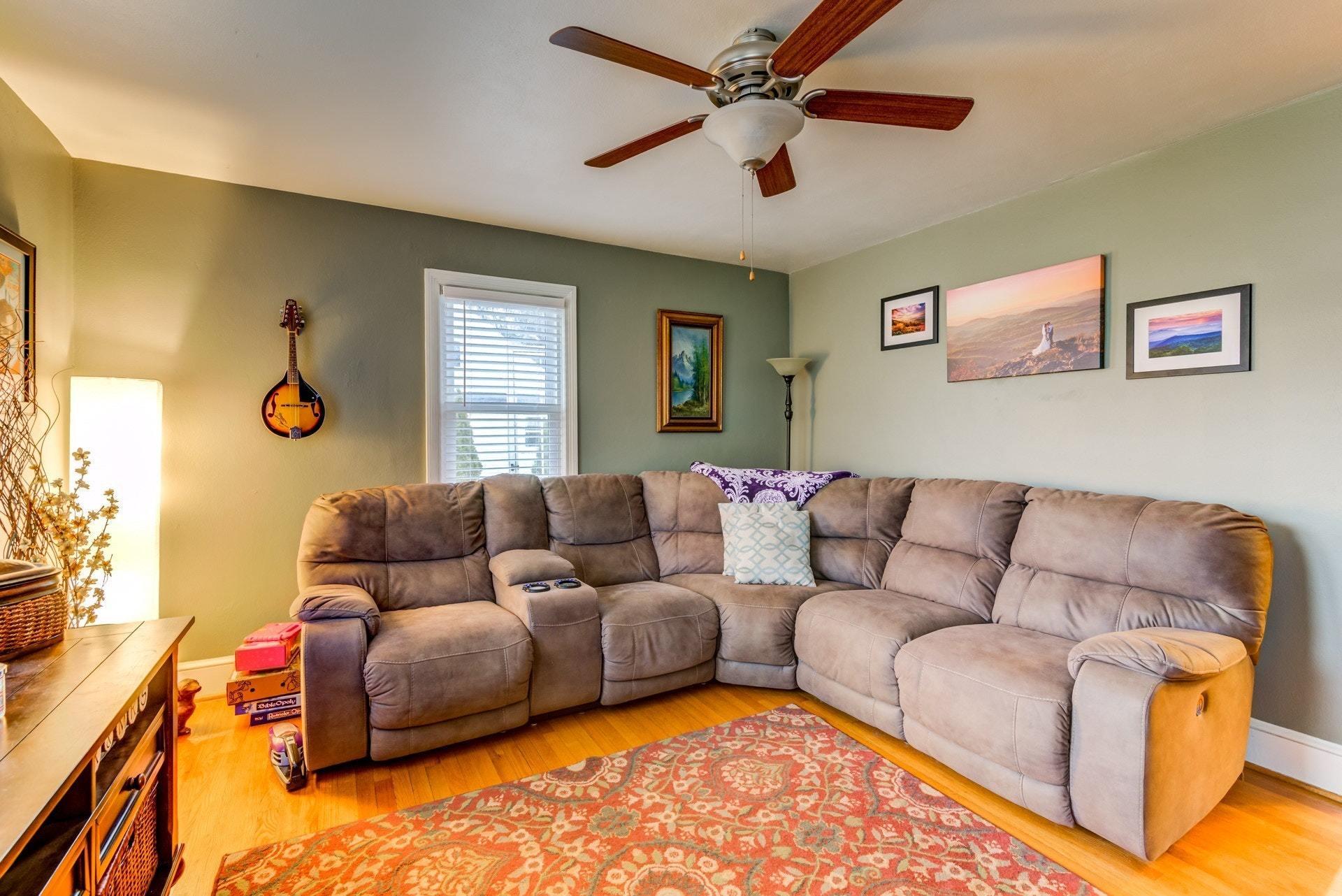 232 Bonavista Road Salem, VA 24153 - Photo 3 of 31 Living Room