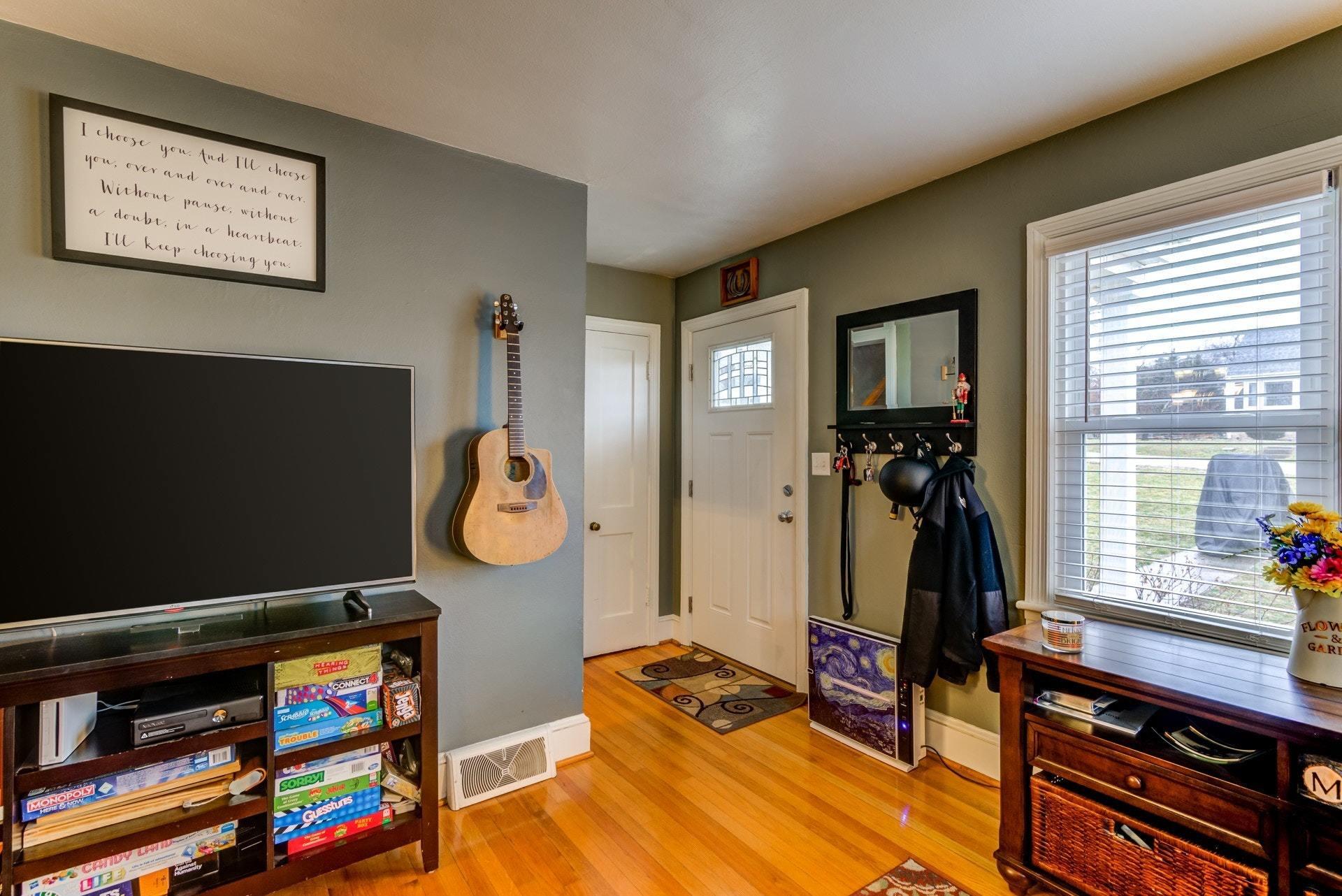 232 Bonavista Road Salem, VA 24153 - Photo 4 of 31 Living Room