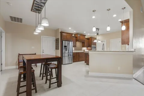 $825,000 | 104 West Vienna Drive, Hutto, TX 78634