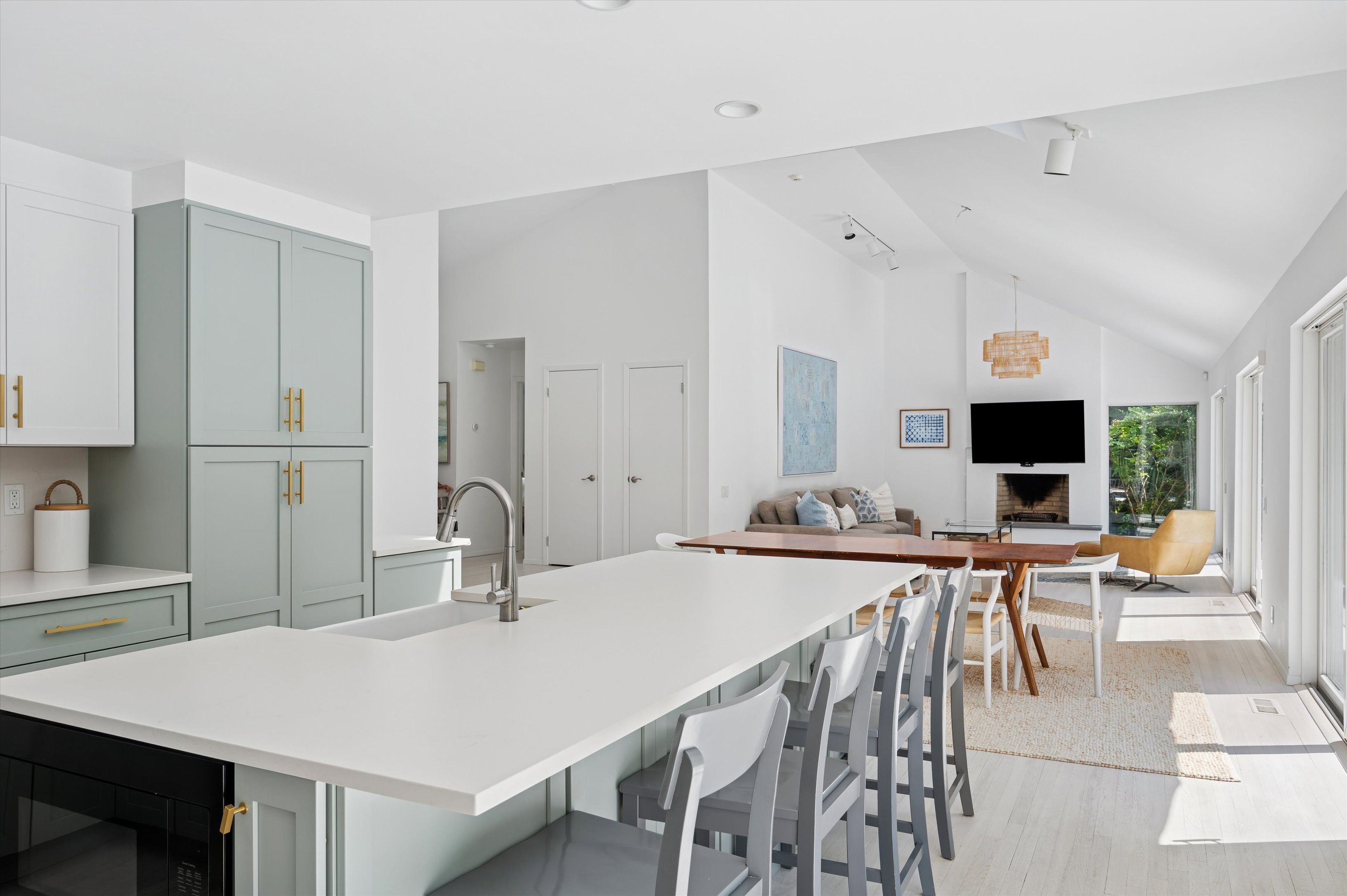 14 Livery Lane East Hampton, NY 11937 - Photo 10 of 33