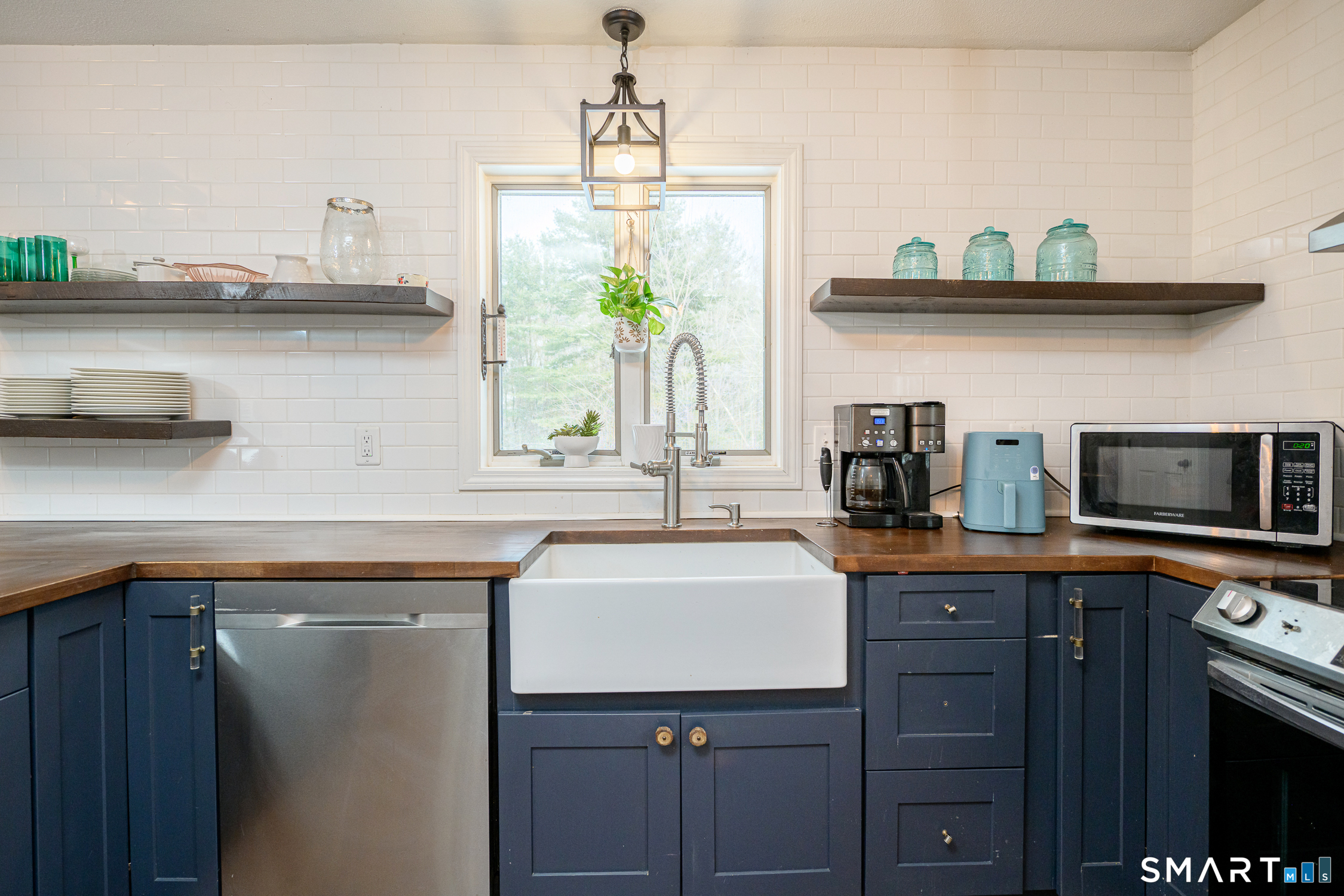 296 Newport Road Sterling, CT 06373 - Photo 7 of 38