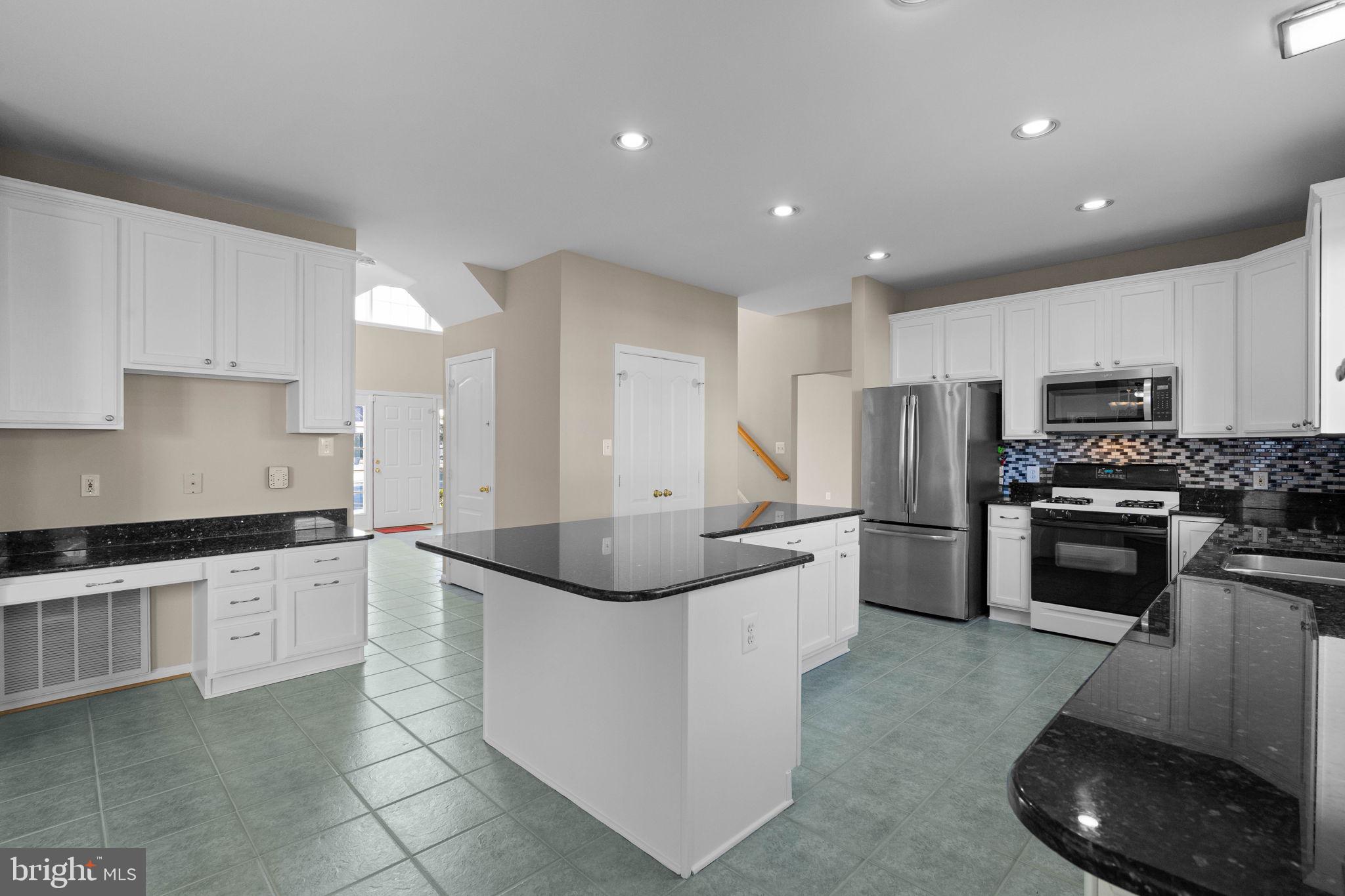 14000 Falconcrest Road Germantown, MD 20874 - Photo 29 of 71