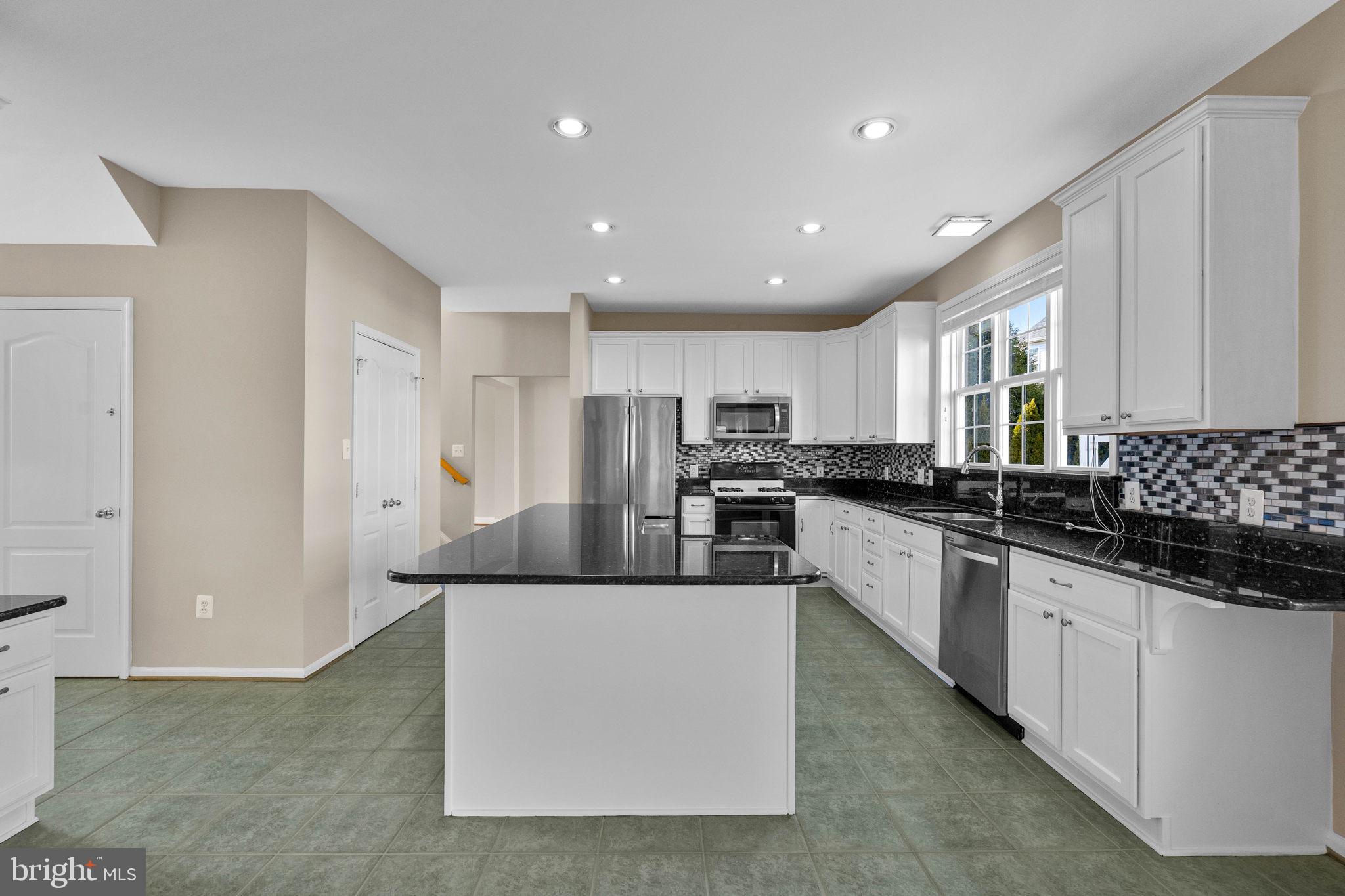 14000 Falconcrest Road Germantown, MD 20874 - Photo 30 of 71