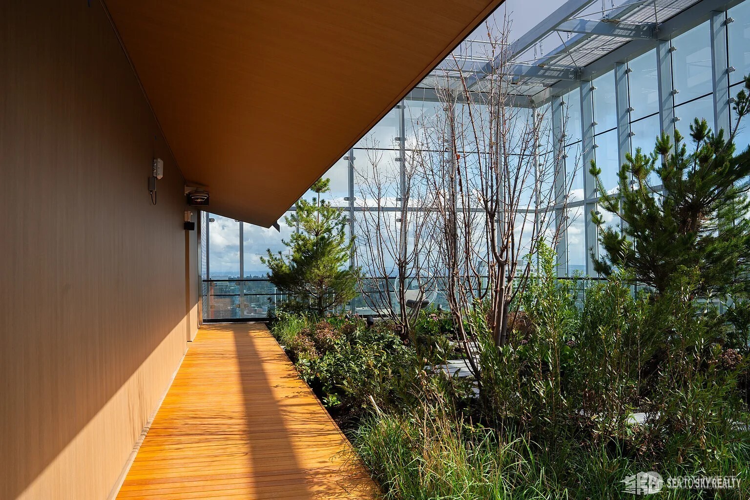 300 Virginia Street, Unit 2210 Seattle, WA 98101 - Photo 23 of 27 a balcony with an outdoor space