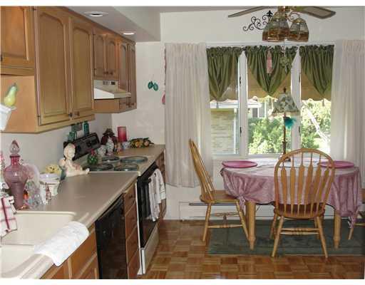 2670 Carousel Drive Springfield, OH 45503 - Photo 4 of 12