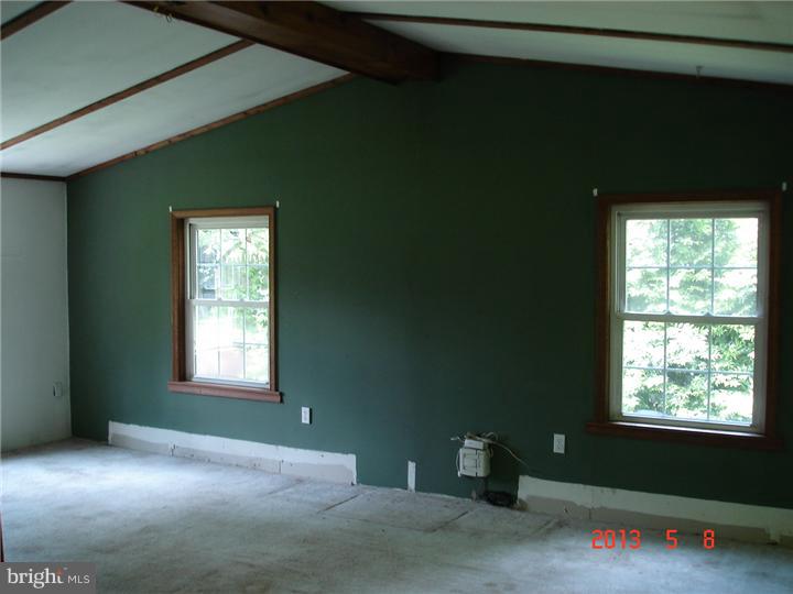 618 Howell School Road Bear, DE 19701 - Photo 3 of 13 Gallery Image 3
