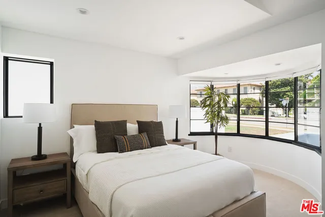 $1,875,000 | 1133 South Cochran Avenue, Los Angeles, CA 90019