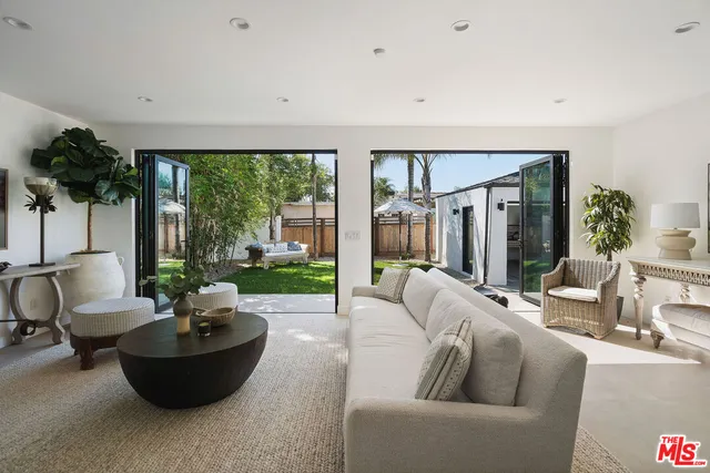 $1,875,000 | 1133 South Cochran Avenue, Los Angeles, CA 90019