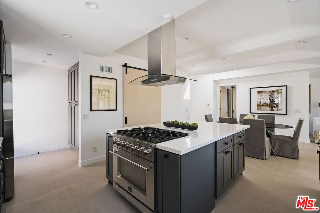 1133 South Cochran Avenue Los Angeles, CA 90019 - Photo 28 of 43