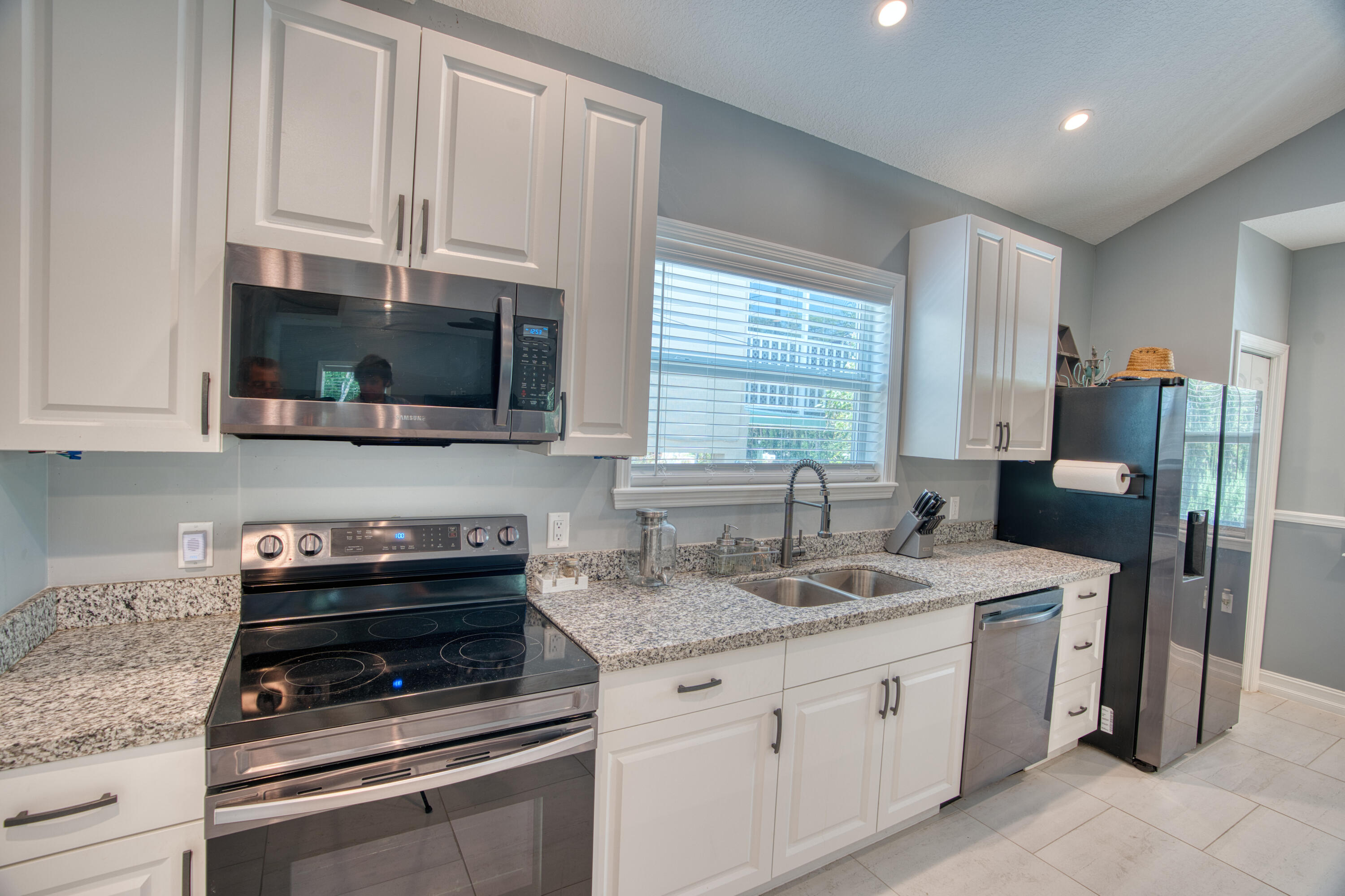 499 Beach Road Tavernier, FL 33070 - Photo 14 of 53 DSC02315_hdr