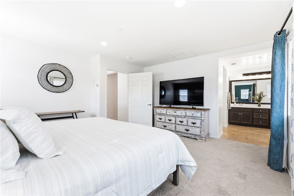 205 Windsor Grey Way Fallbrook, CA 92028 - Photo 19 of 43 Look at the size of this primary Suite