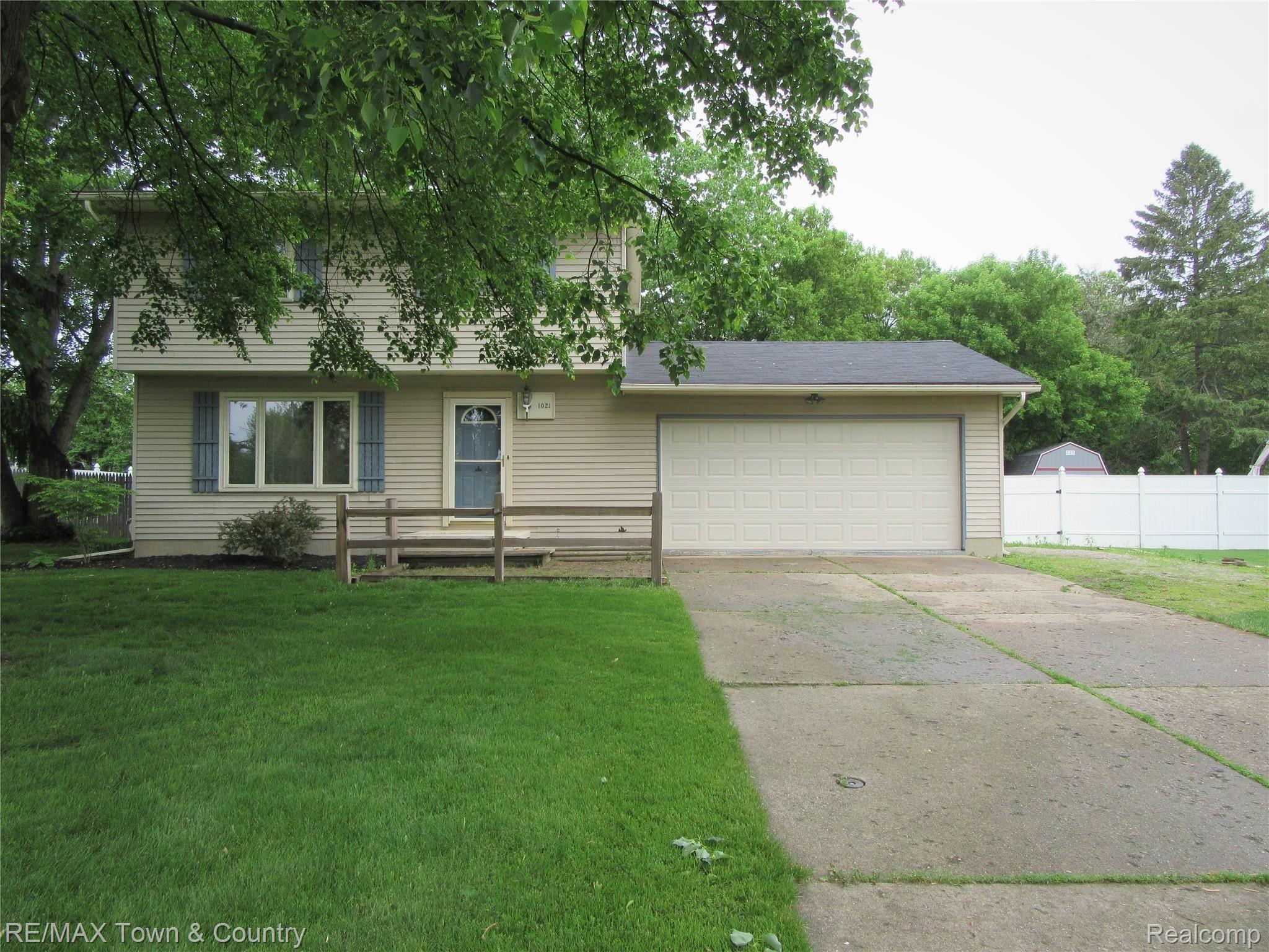1021 Stonehenge Road Flint, MI 48532 - Photo 1 of 30 stone main exterior.jpg