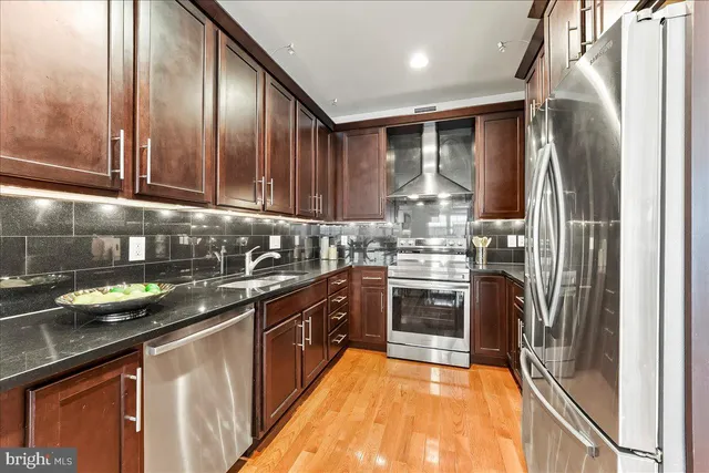 $925,000 | 677 North 15th Street, Philadelphia, PA 19130