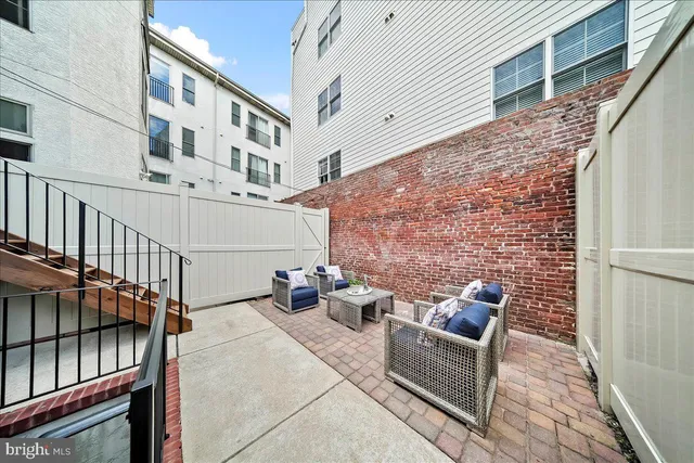 $925,000 | 677 North 15th Street, Philadelphia, PA 19130