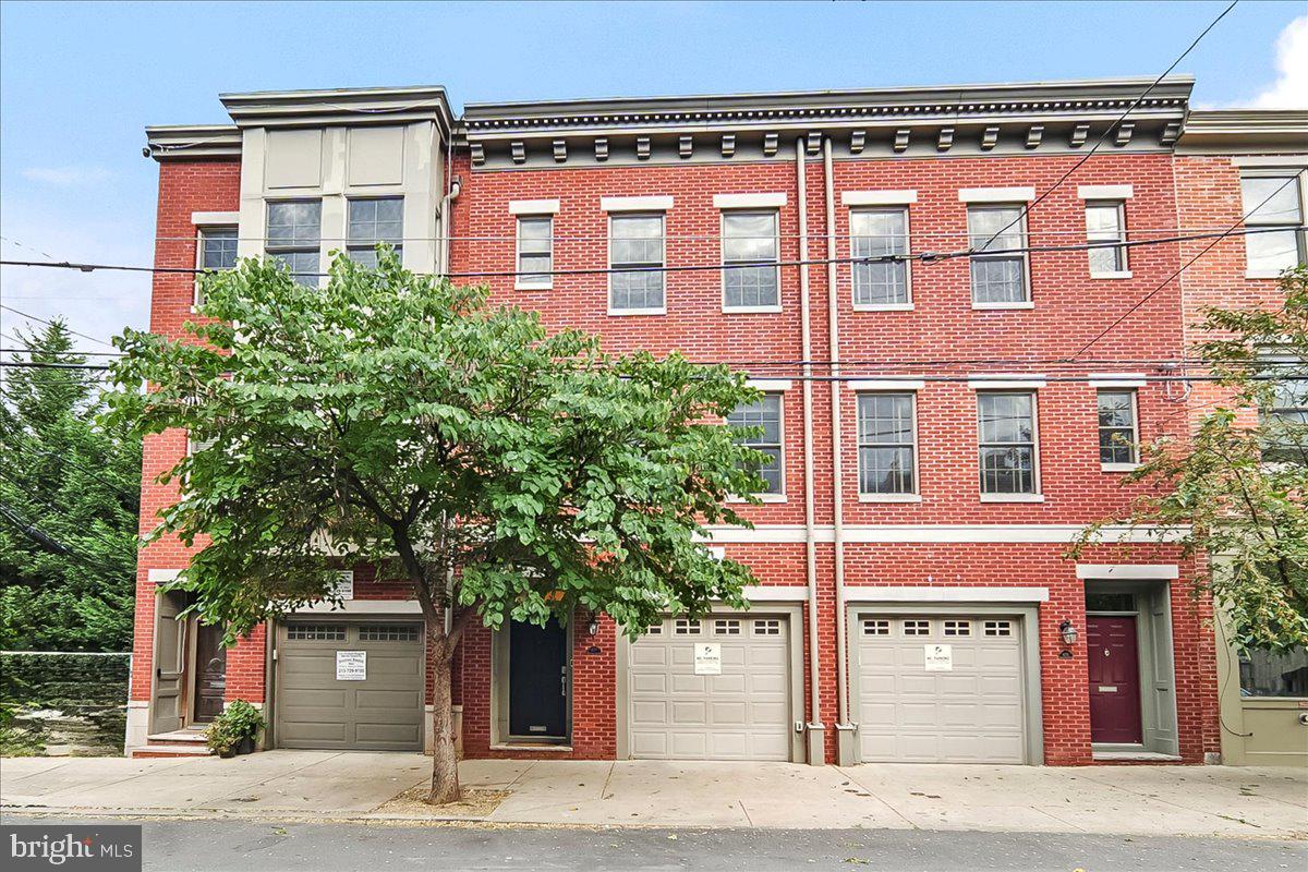 677 North 15th Street Philadelphia, PA 19130 - Photo 2 of 52 front view of a building
