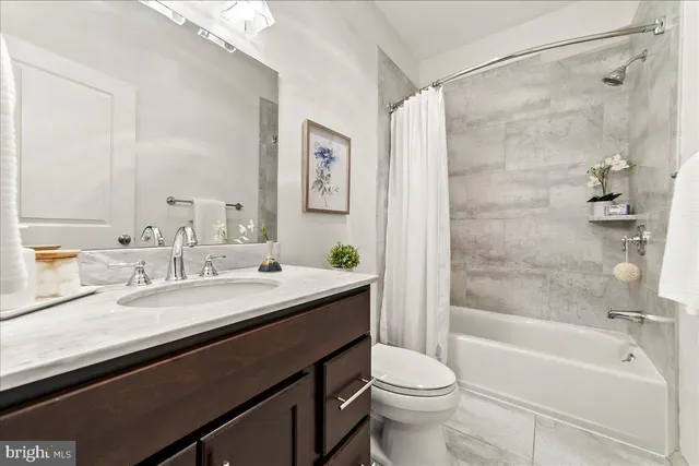 $925,000 | 677 North 15th Street, Philadelphia, PA 19130