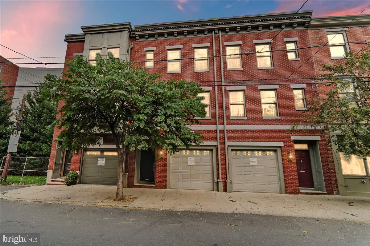 677 North 15th Street Philadelphia, PA 19130 - Photo 4 of 52 front view of a building