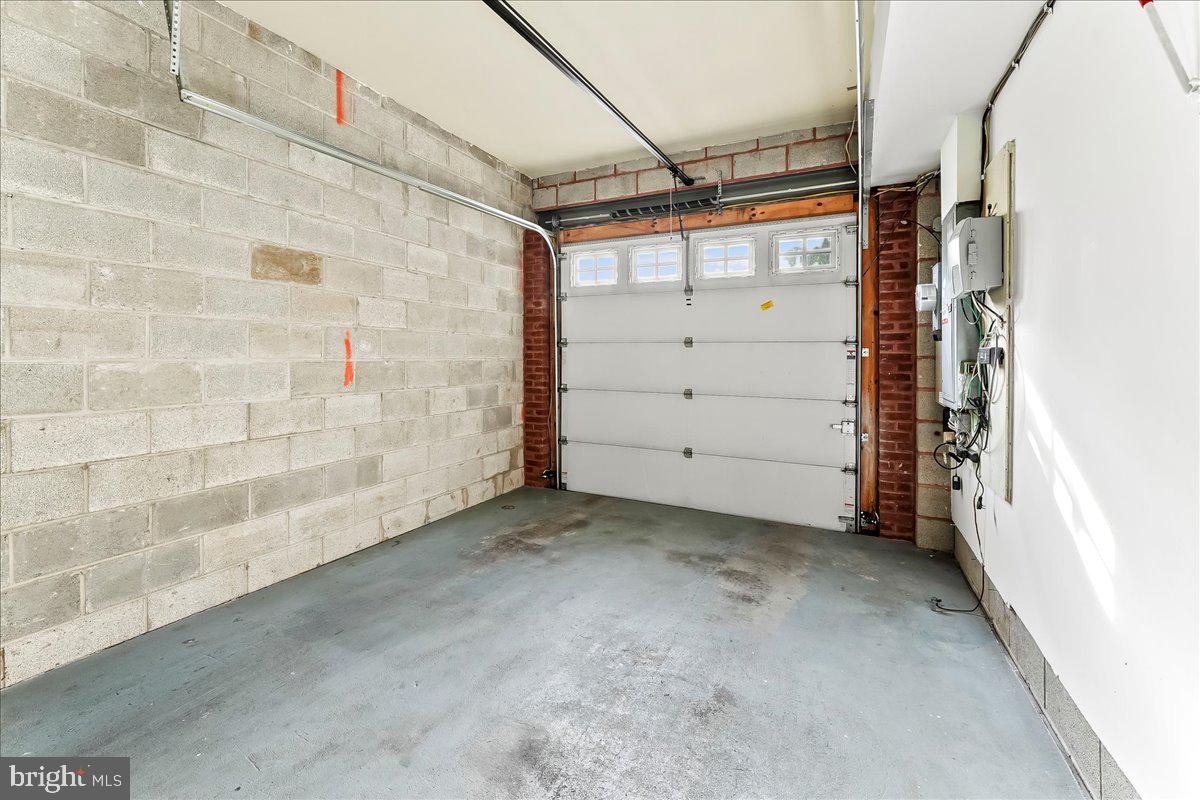 677 North 15th Street Philadelphia, PA 19130 - Photo 44 of 52 a view of a car garage