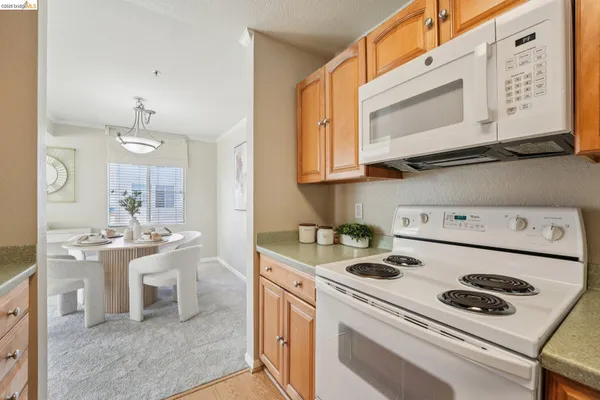 $589,000 | 535 Pierce Street, Unit 3216, Albany, CA 94706