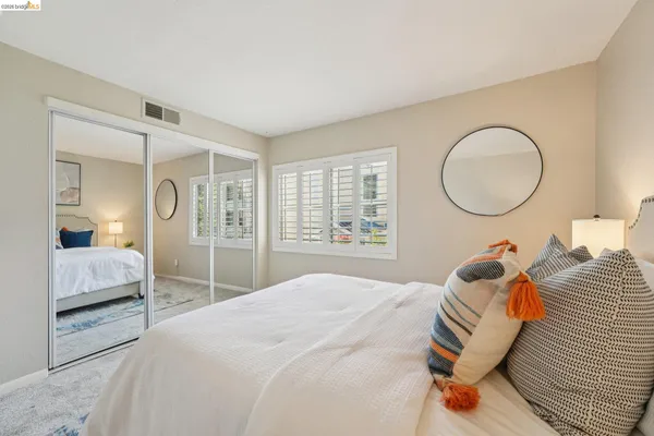 $589,000 | 535 Pierce Street, Unit 3216, Albany, CA 94706