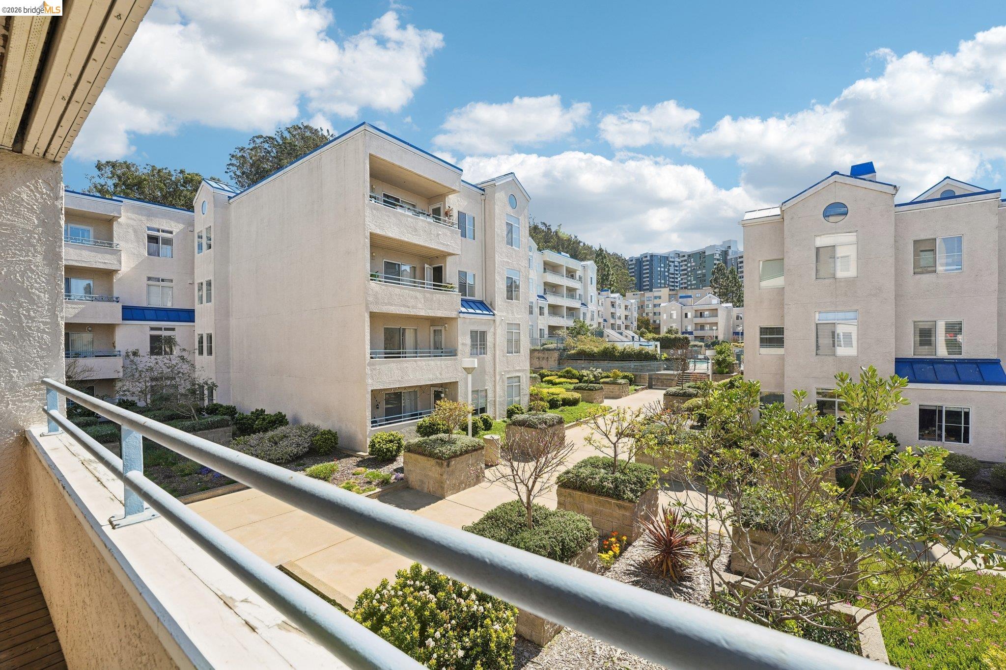 535 Pierce Street, Unit 3216 Albany, CA 94706 - Photo 43 of 47 View of balcony