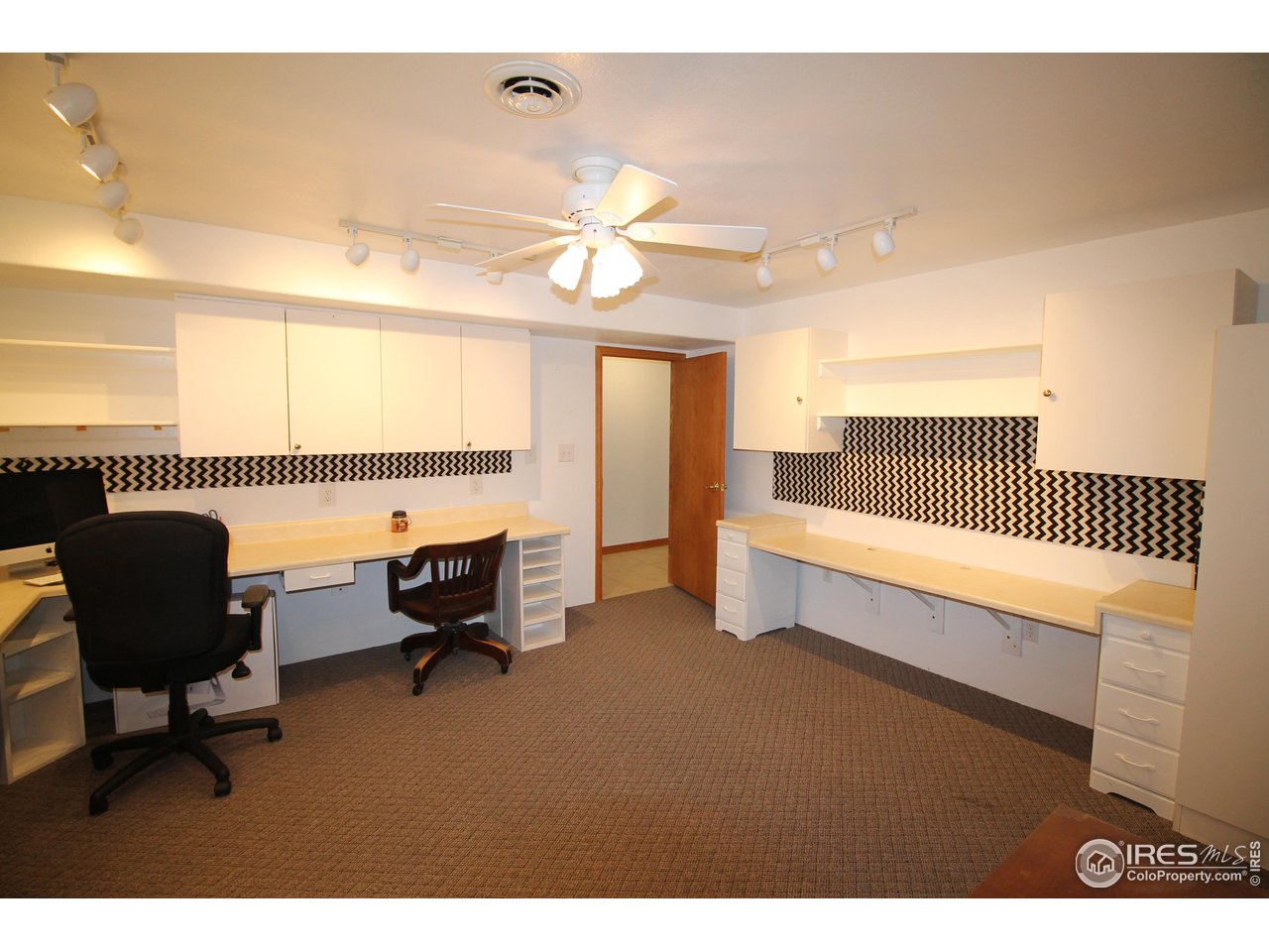 14363 Dakota Road Sterling, CO 80751 - Photo 26 of 40 a living room with furniture