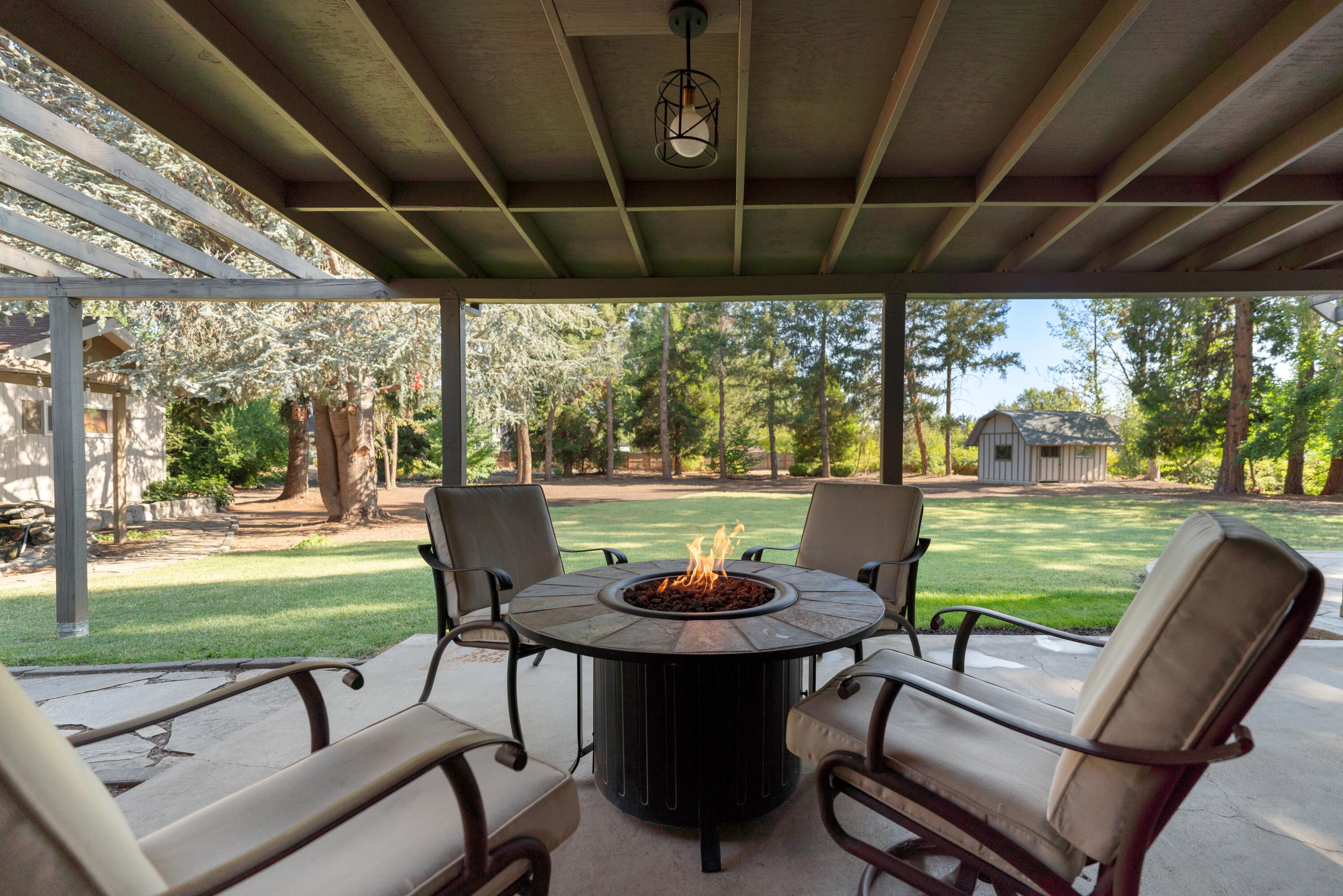2030 Taylor Road Central Point, OR 97502 - Photo 46 of 53 40