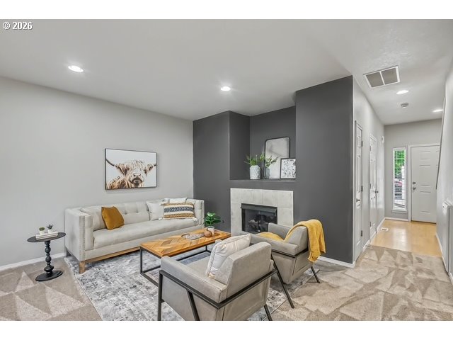 18653 Southwest Cascade Drive Beaverton, OR 97003 - Photo 5 of 27 Living Room