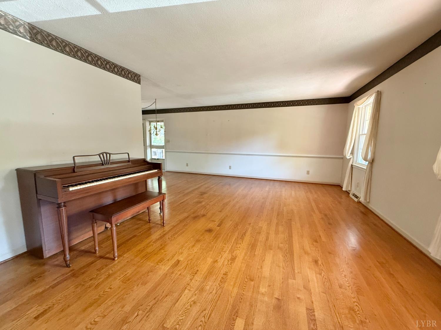 212 Chesterfield Road Lynchburg, VA 24502 - Photo 6 of 31 Gallery Image 6