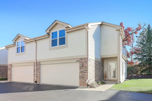 $425,000 | 480 Village Green Road, Naperville, IL 60540