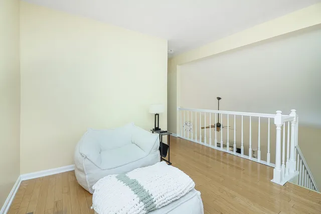 $425,000 | 480 Village Green Road, Naperville, IL 60540