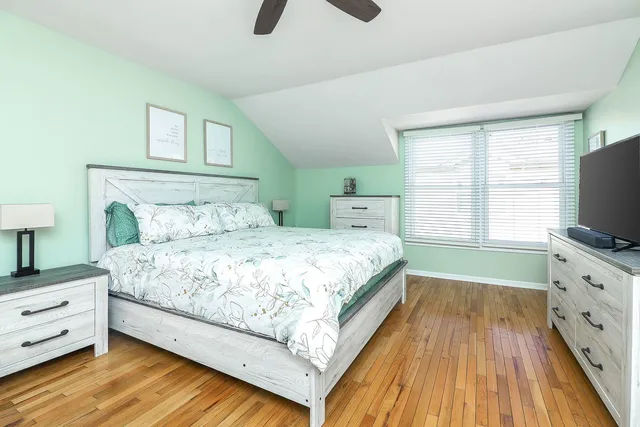 $425,000 | 480 Village Green Road, Naperville, IL 60540