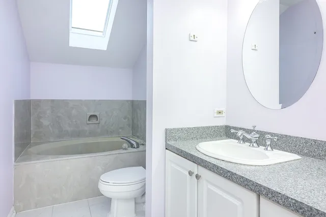 $425,000 | 480 Village Green Road, Naperville, IL 60540