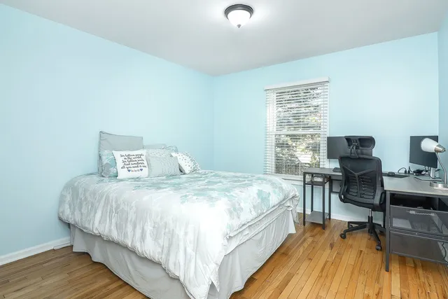 $425,000 | 480 Village Green Road, Naperville, IL 60540