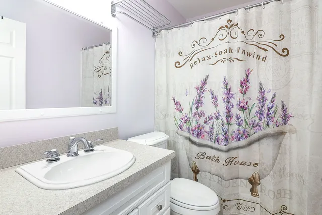 $425,000 | 480 Village Green Road, Naperville, IL 60540