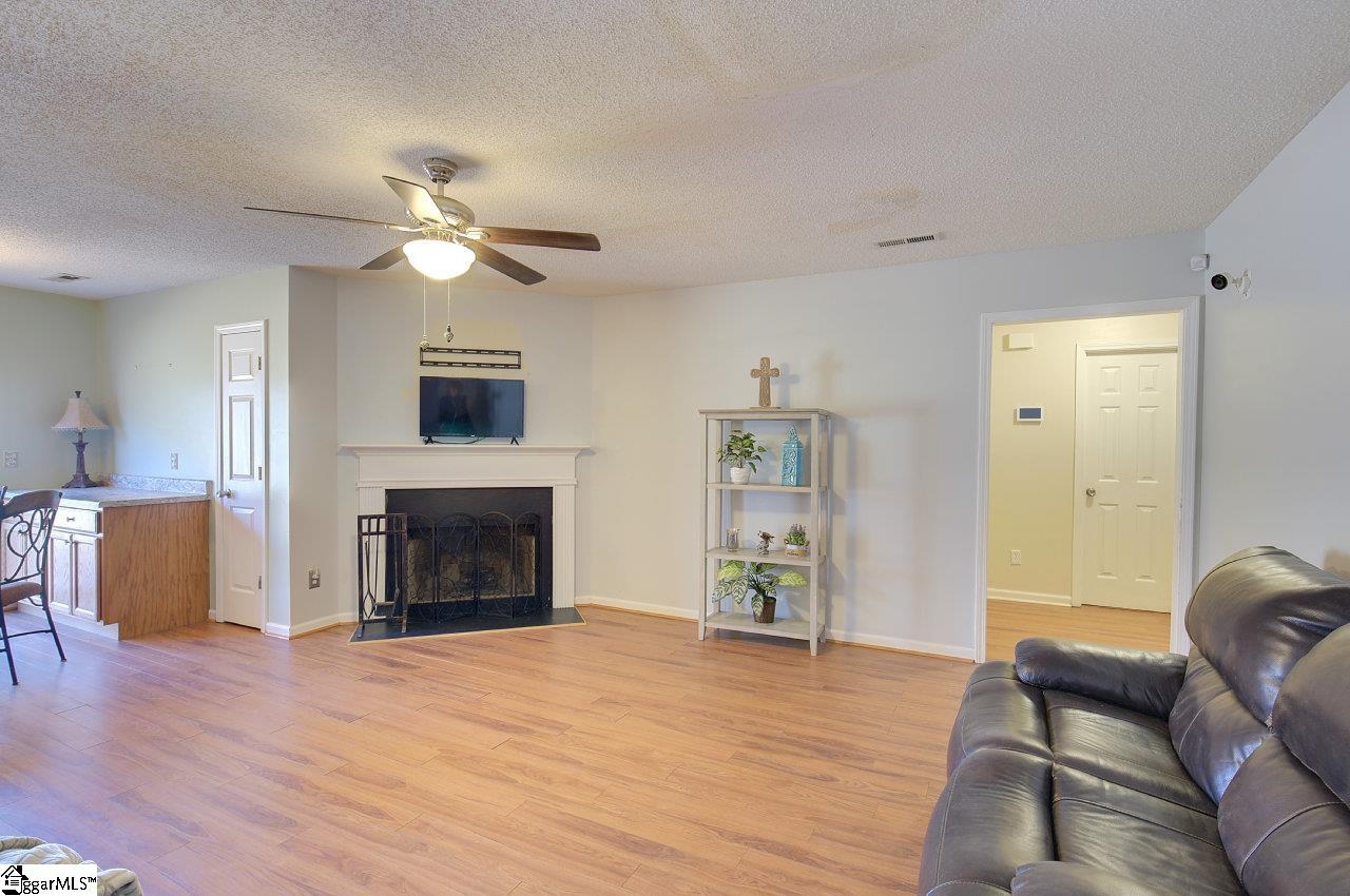 200 Merlin Court Simpsonville, SC 29680 - Photo 6 of 33 Gallery Image 6